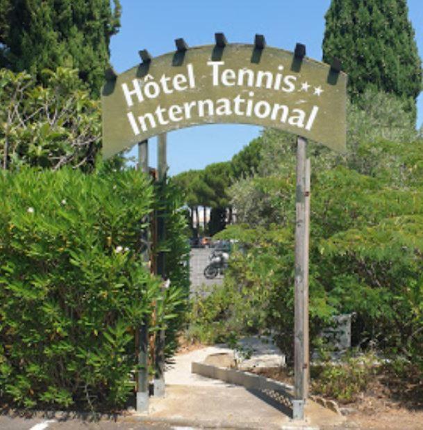 Hotel Tennis International Agde Exteriör bild